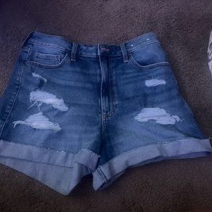 hollister size 11 W 30 curvy ultra high rise mom short 3in